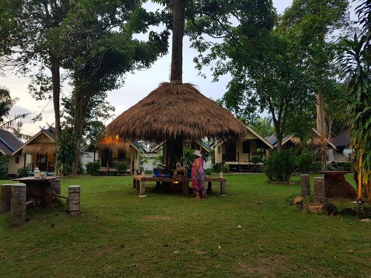 Hotel ฺbay Yard Hut Koh Chang Exterior foto